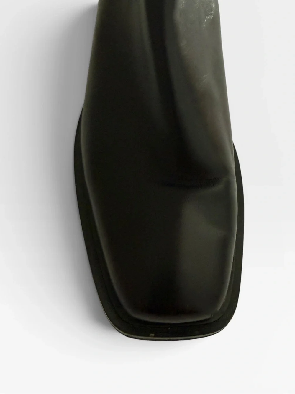 Frame Black Leather Chelsea Boots